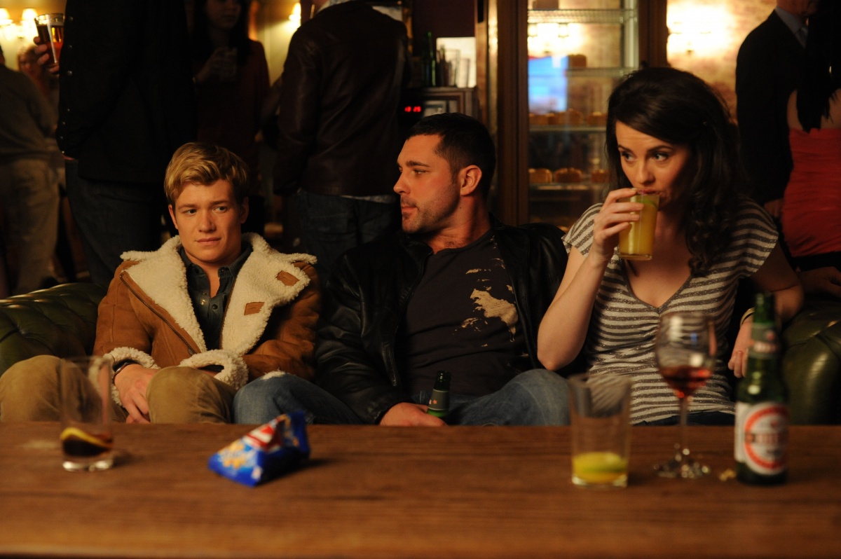 Кадры из Девственники, берегитесь! (2012)