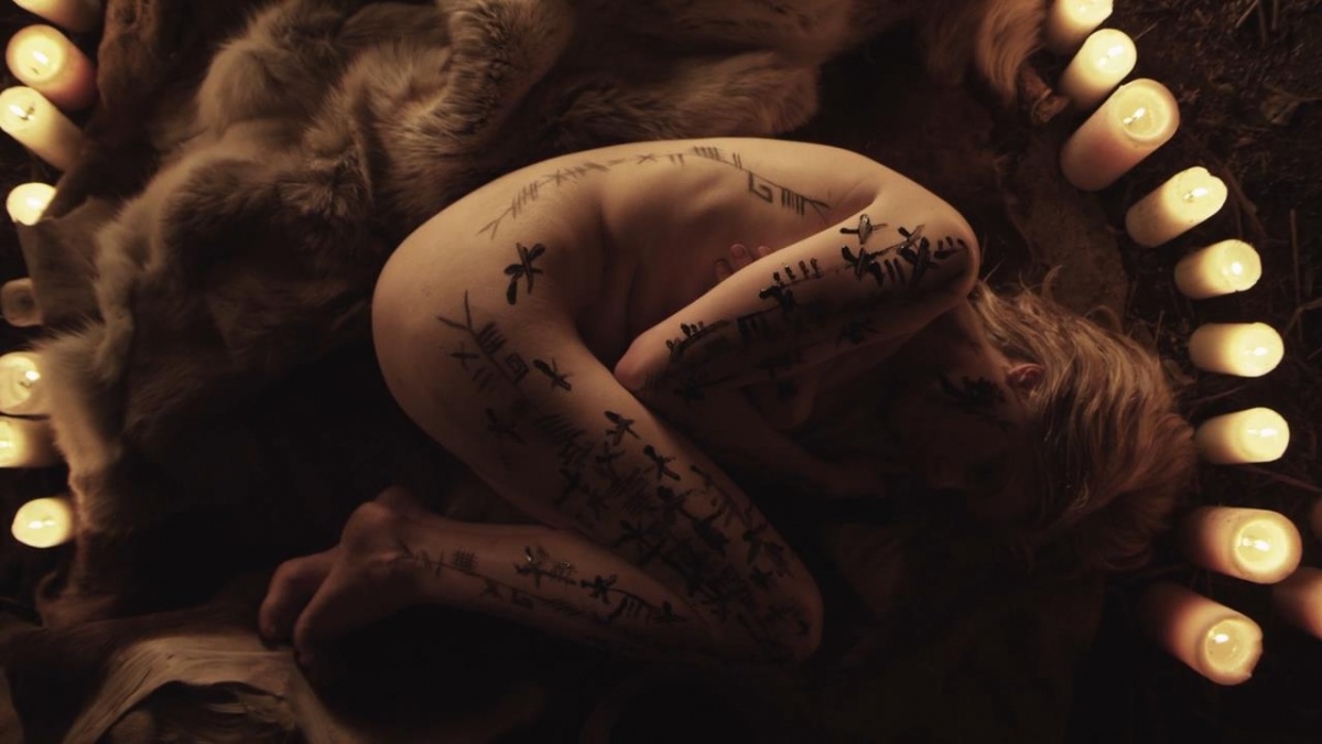 Кадры из Корона и дракон (2013)