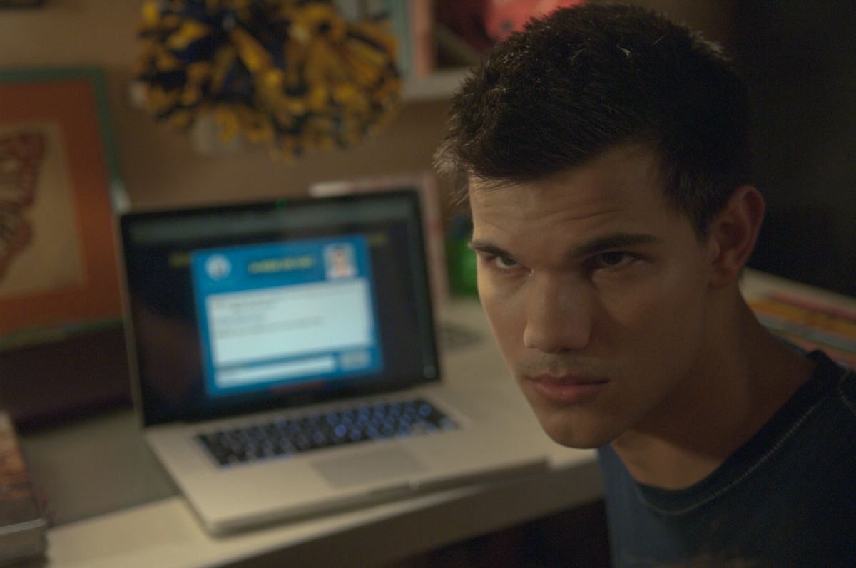 Кадры из Погоня (2011)