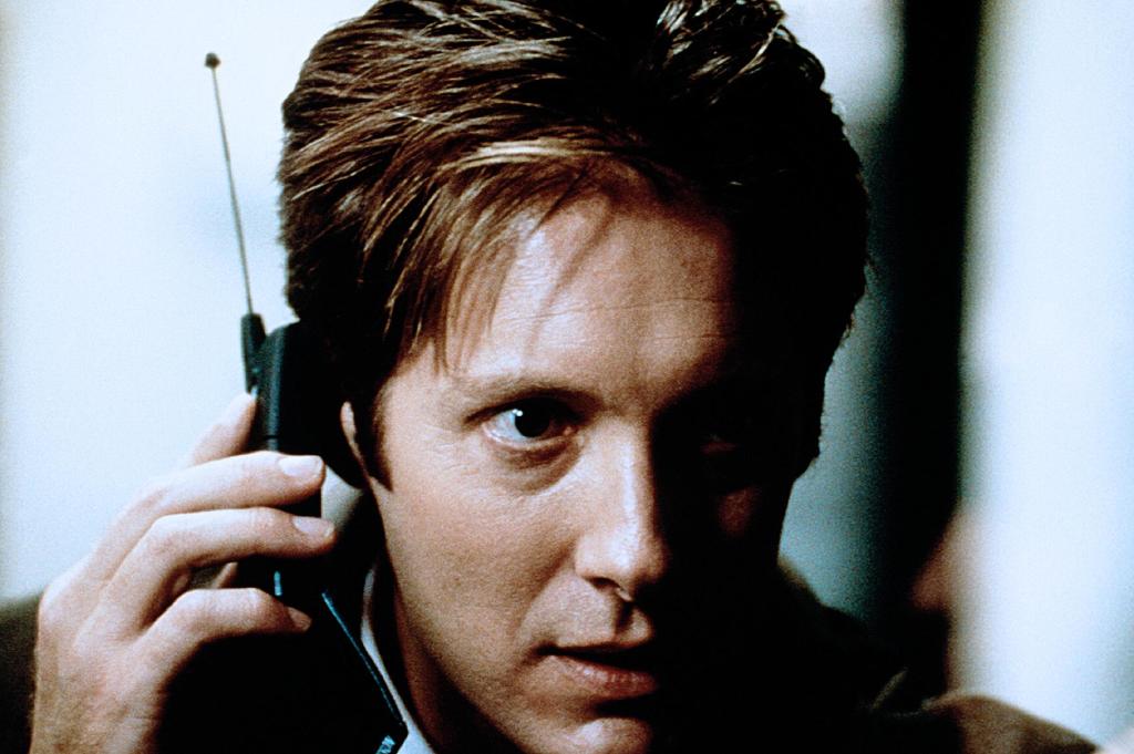 Кадры из Наблюдатель (2000)