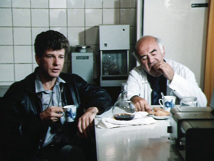 Кадры из Вход в лабиринт (1990)