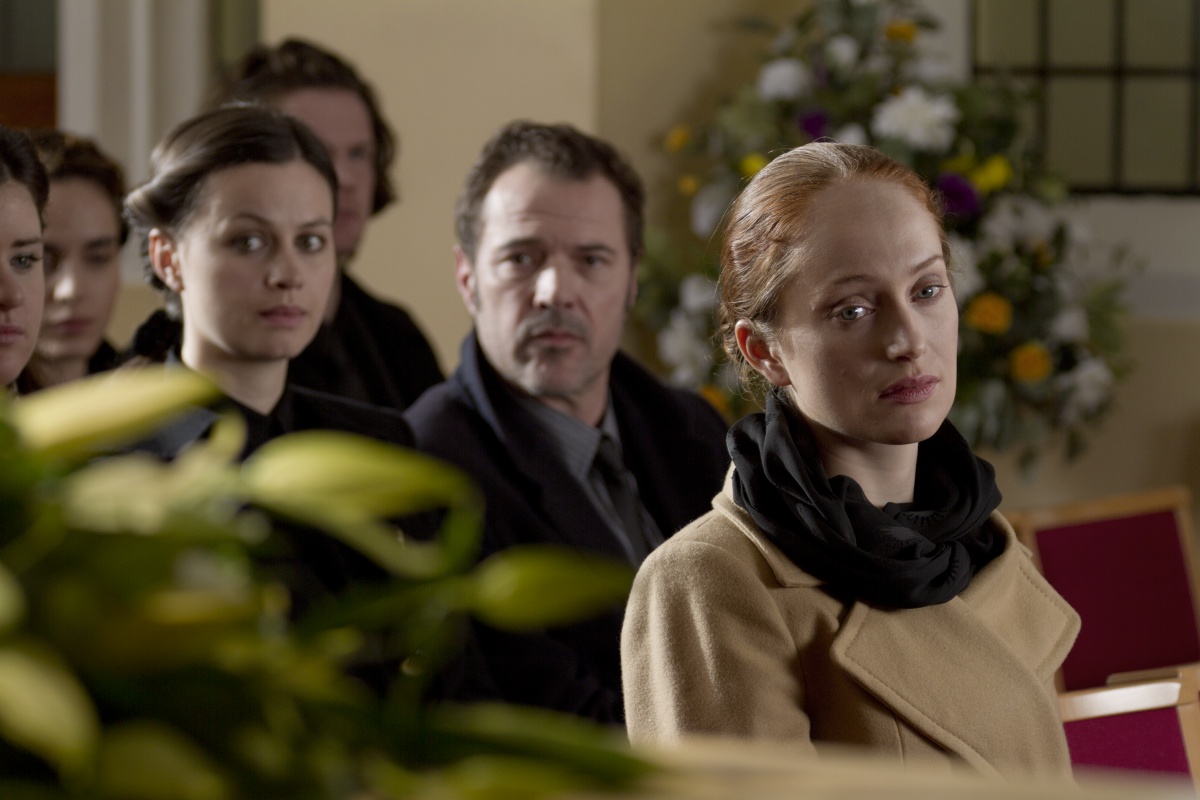 Кадры из На грани сомнения (2013)