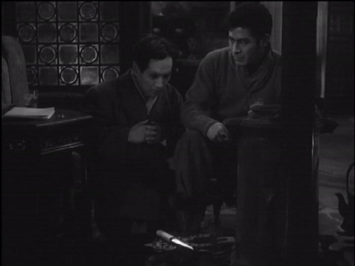 Кадры из Идиот (1951)