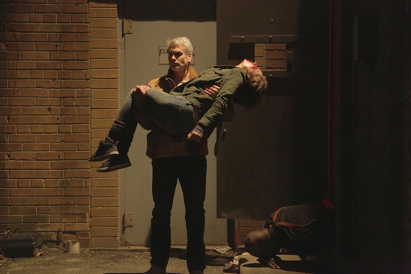 Кадры из Он никогда не умирал (2015)