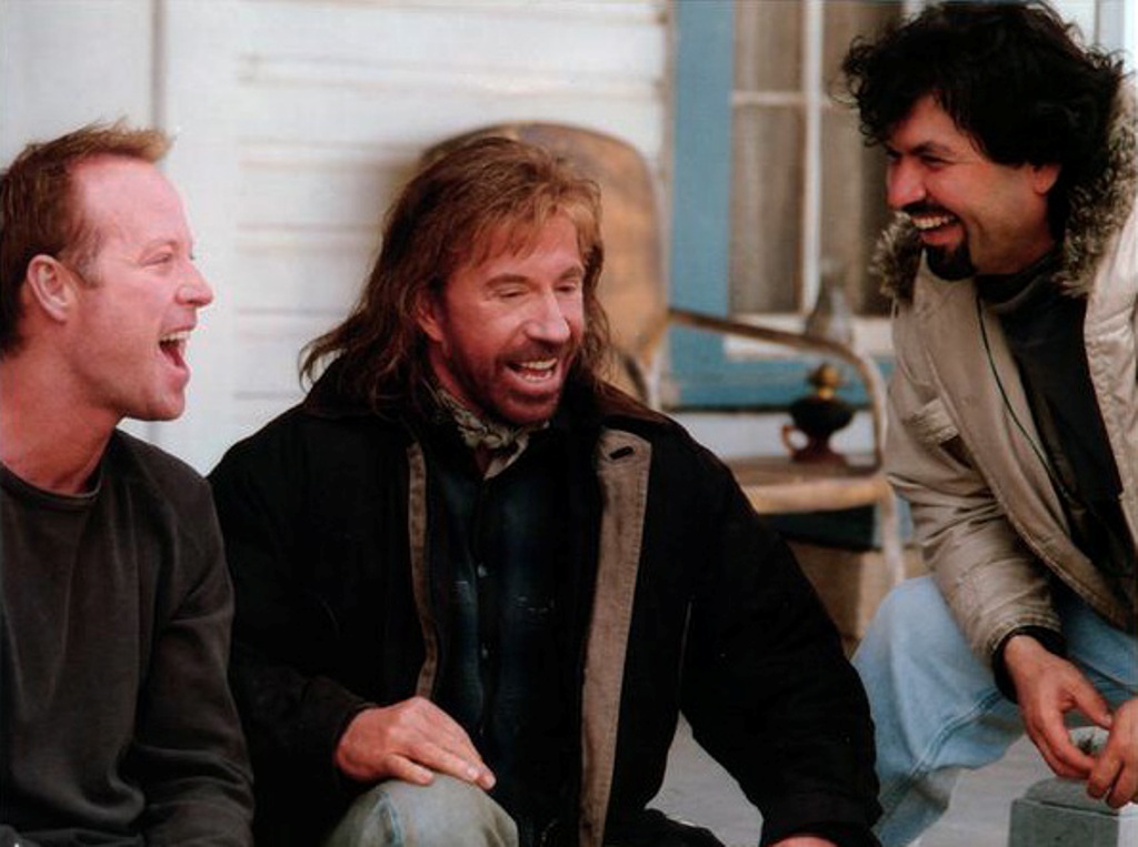 Кадры из Обитель дьявола (2003)