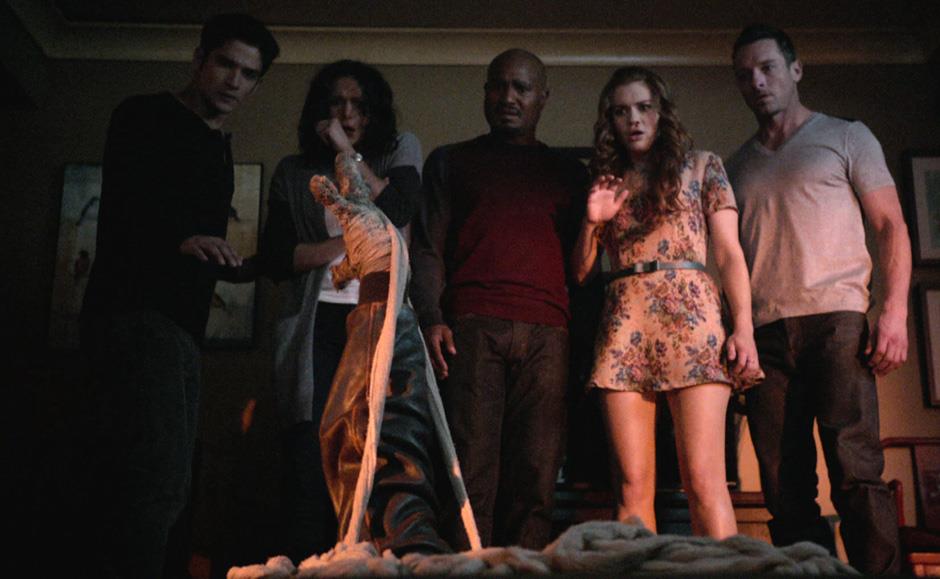 Кадры из Оборотень / Волчонок (2011)