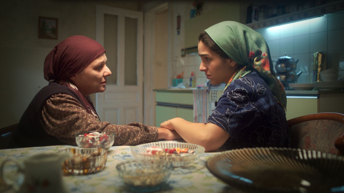 Кадры из Вторая жена (2012)