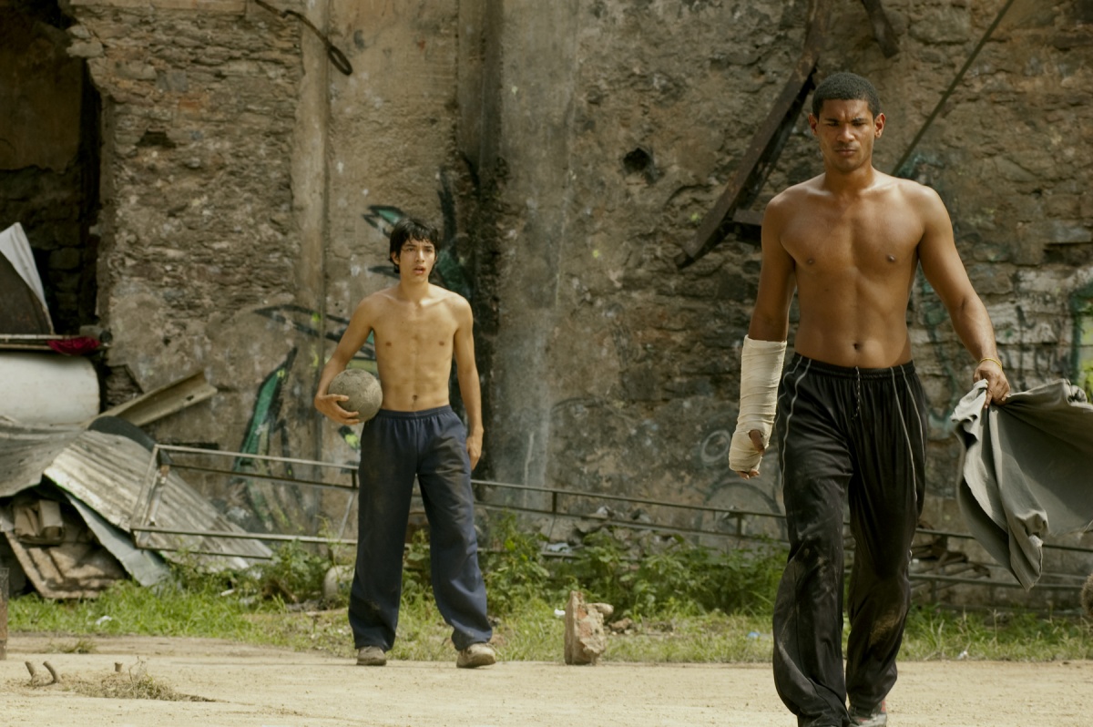 Кадры из Брат (2010)