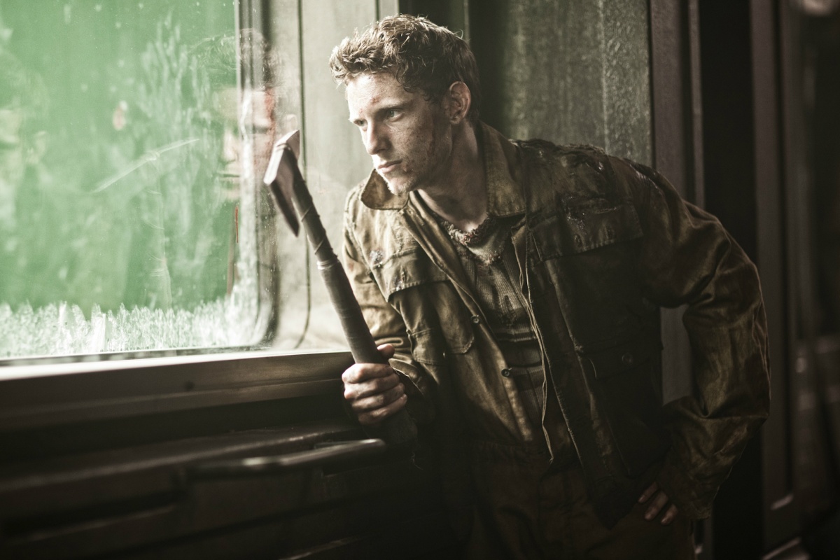 Кадры из Сквозь снег (2013)