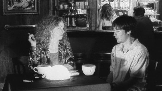 Кадры из Кафе «Донс Плам» (2001)