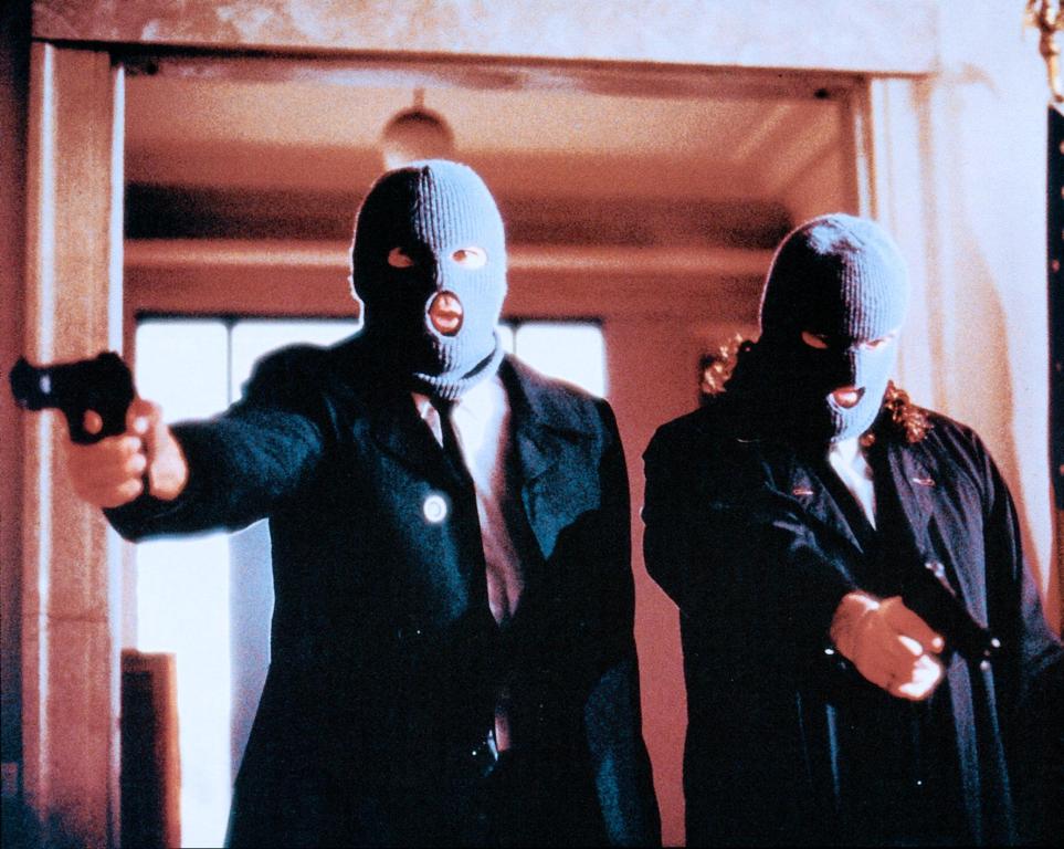 Кадры из Руки вверх, или Грабители-неудачники (1996)