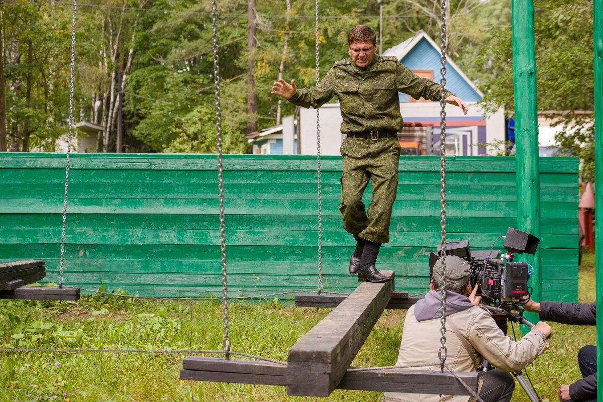 Кадры из Разрешите тебя поцеловать… отец невесты (2014)