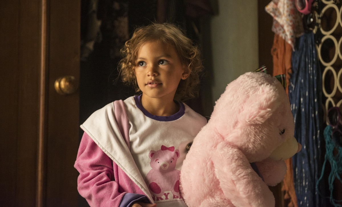 Кадры из Эверли (2014)