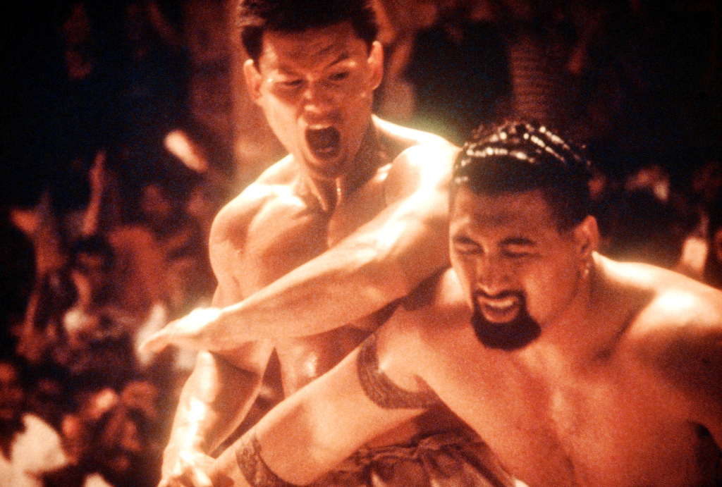 Кадры из Кровавый спорт 2 (1996)