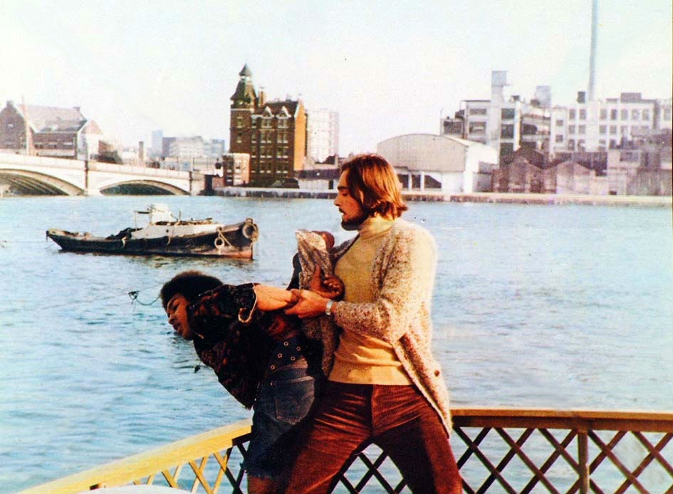 Кадры из Что они сделали с Соланж? (1972)