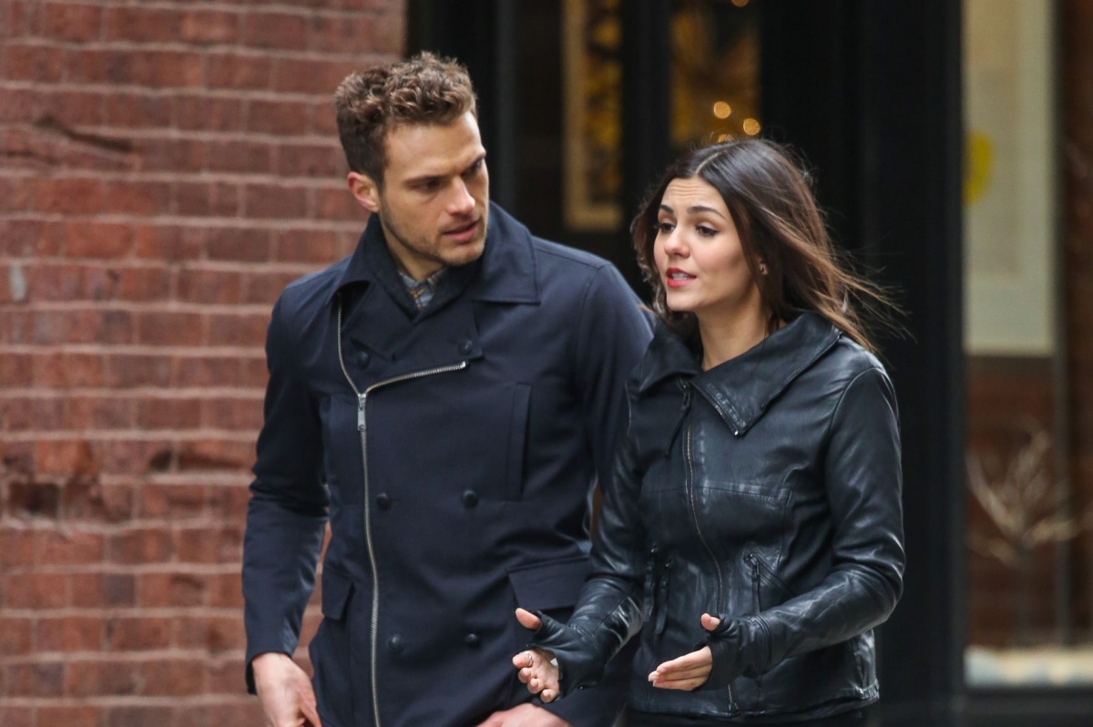 Кадры из Приманка / Приятный на вид / Милашка (2015)