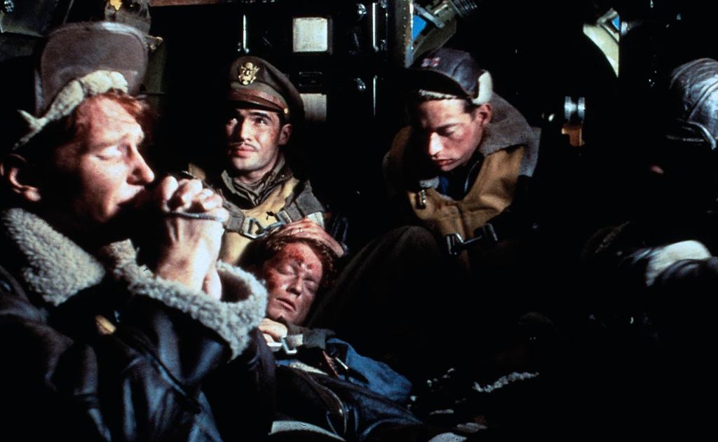 Кадры из Красавица Мемфиса (1990)