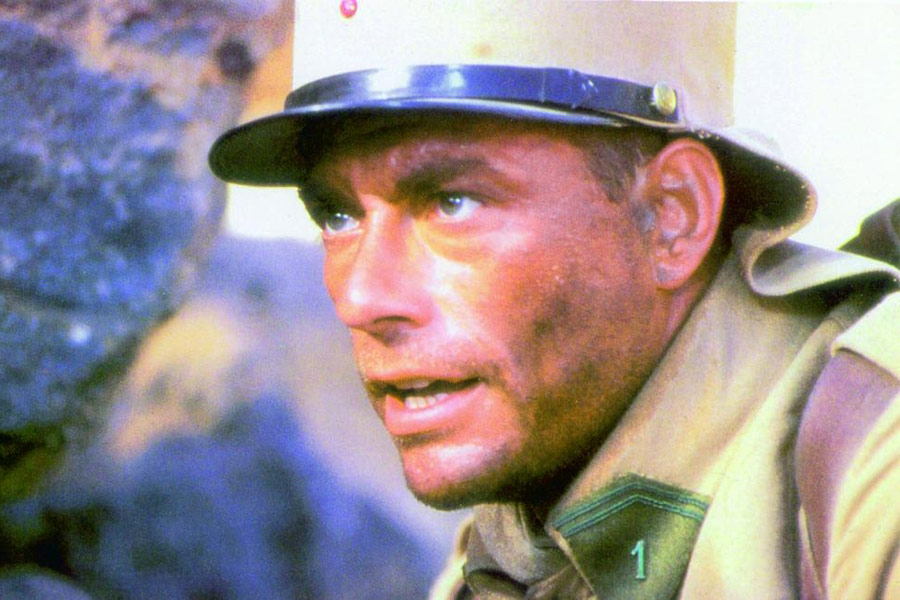 Кадры из Легионер (1998)