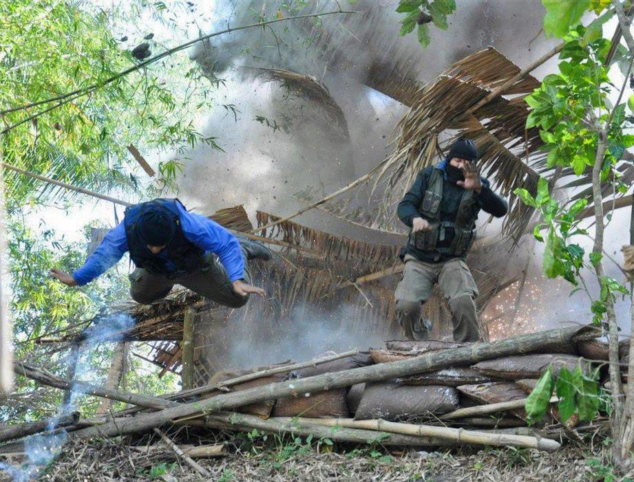 Кадры из Операция «Возмездие» (2014)