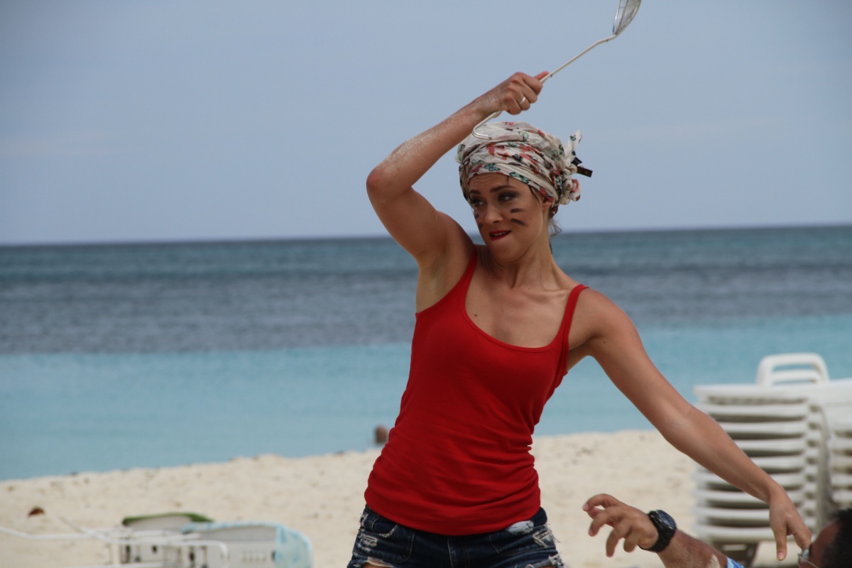 Кадры из Женщины против мужчин (2015)