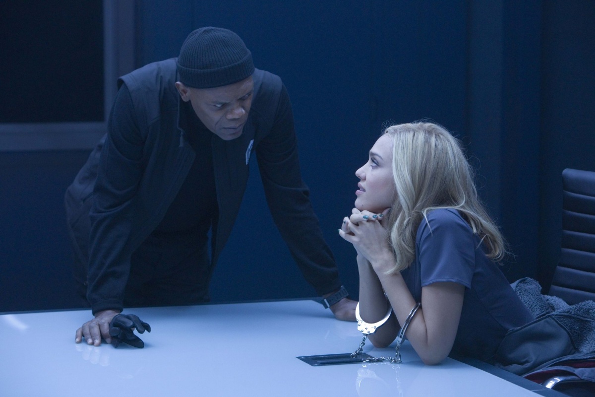 Кадры из Особо опасна (2015)