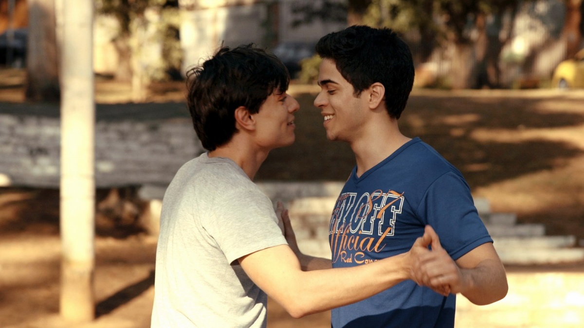 Кадры из На внешней стороне (2014)