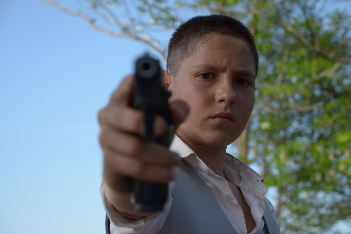 Кадры из Анклав (2015)