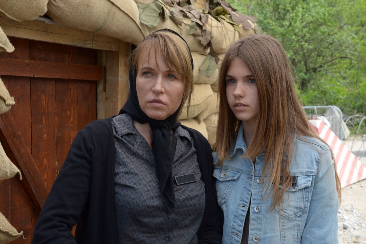 Кадры из Анклав (2015)