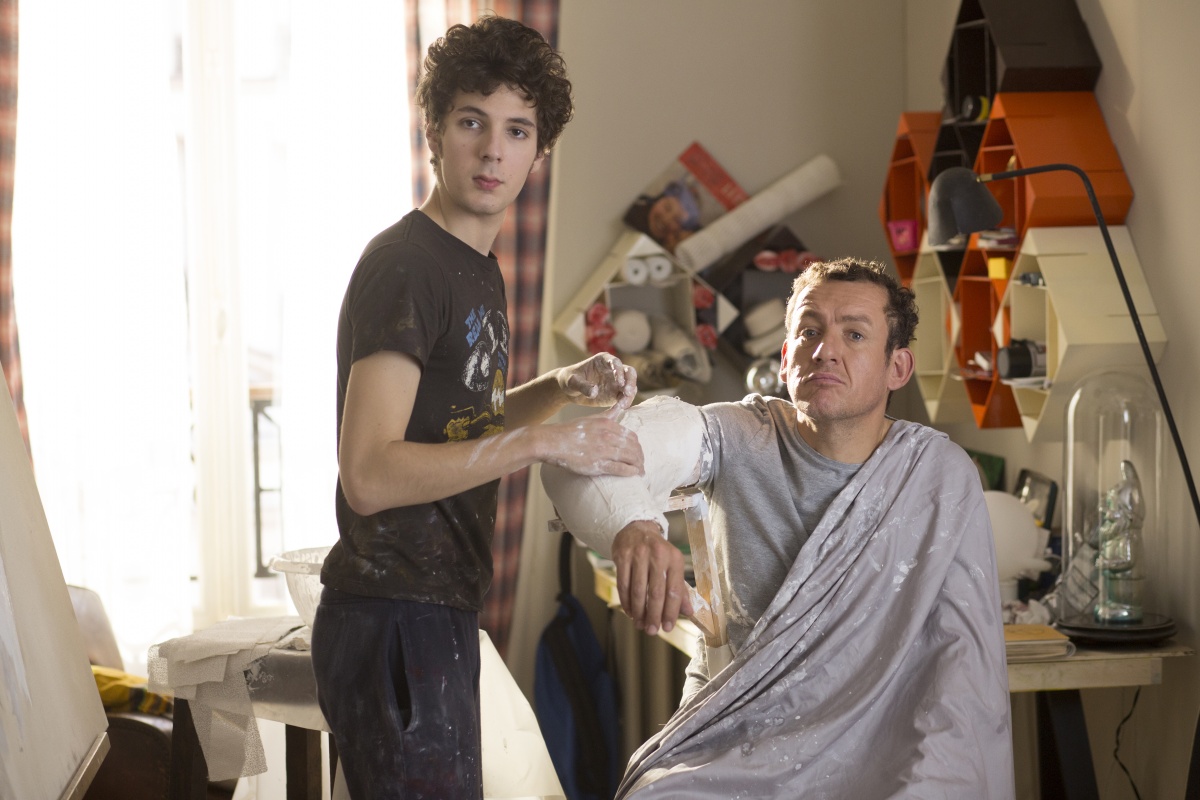 Кадры из Маменькин сынок (2015)