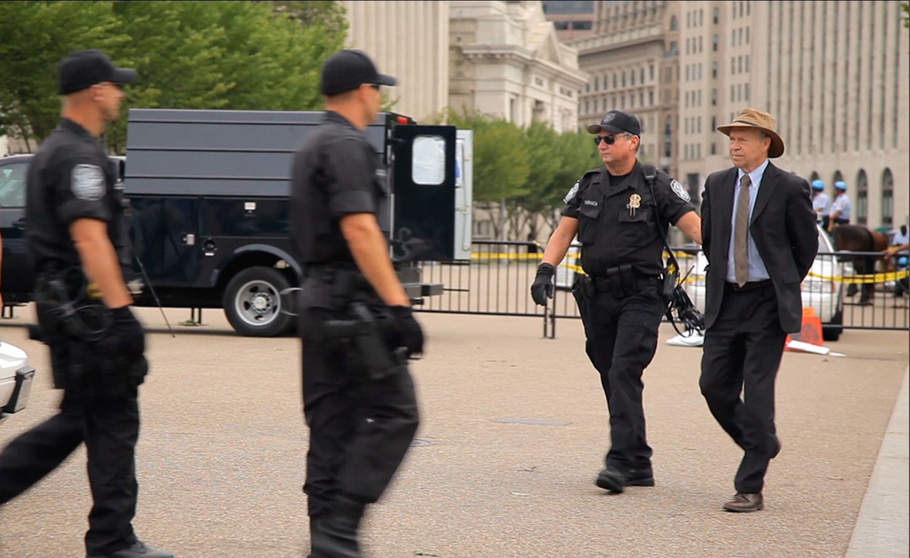 Кадры из Торговцы сомнениями (2014)