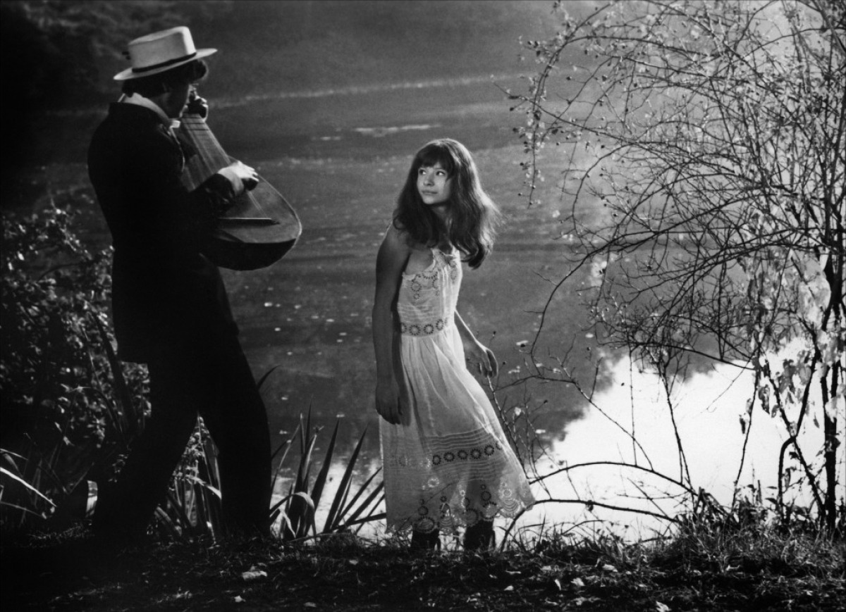 Кадры из Валерия и неделя чудес (1970)