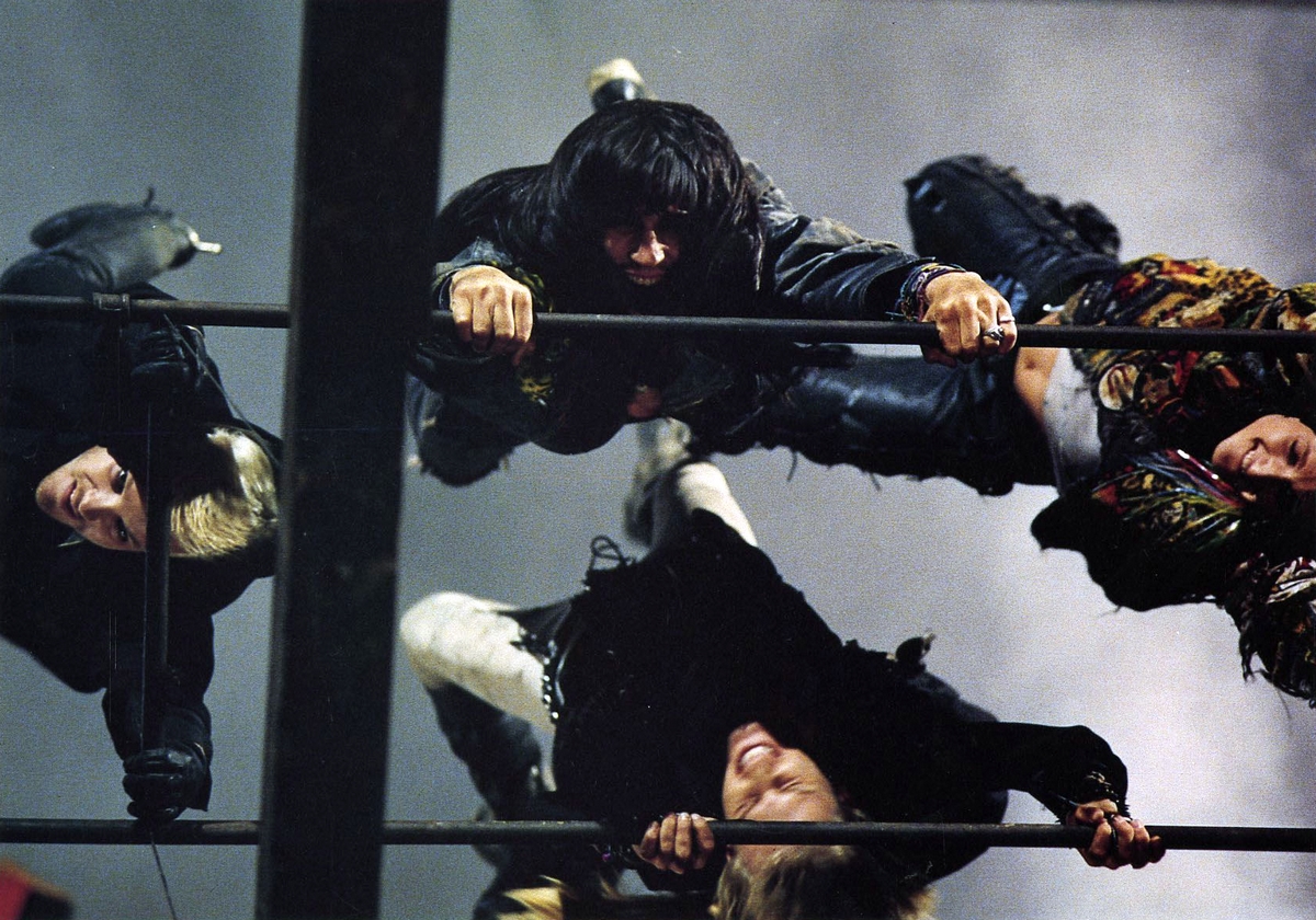 Кадры из Пропащие ребята (1987)