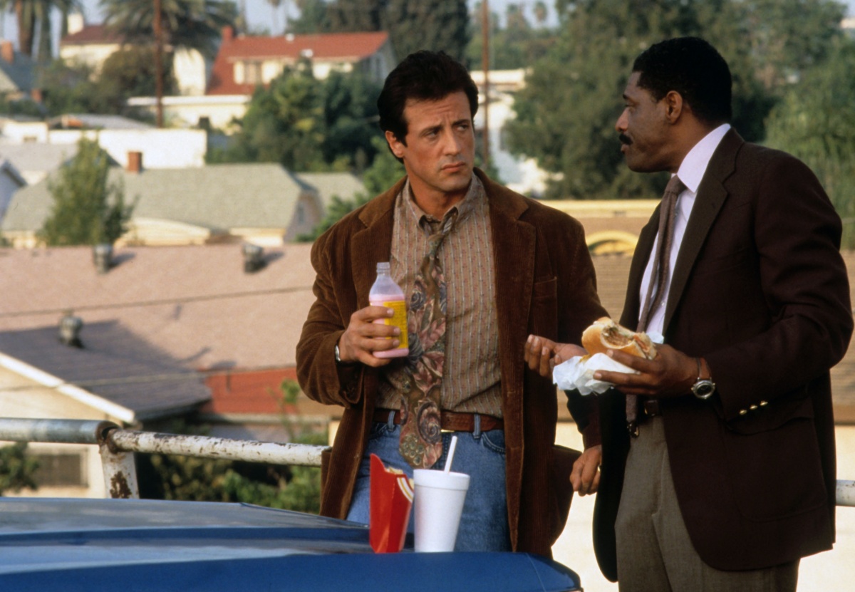 Кадры из Стой! Или моя мама будет стрелять (1992)