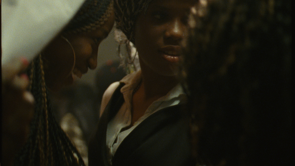 Кадры из Средиземноморье (2015)