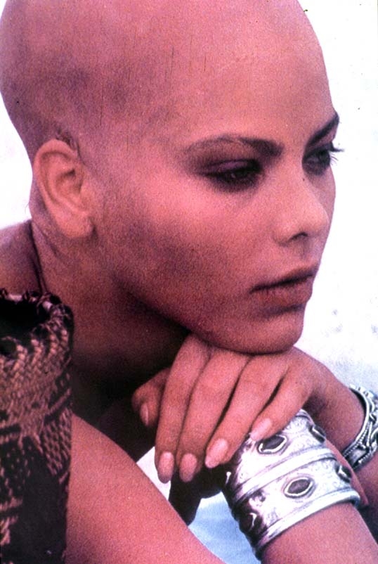 Кадры из Девушка из Триеста (1982)