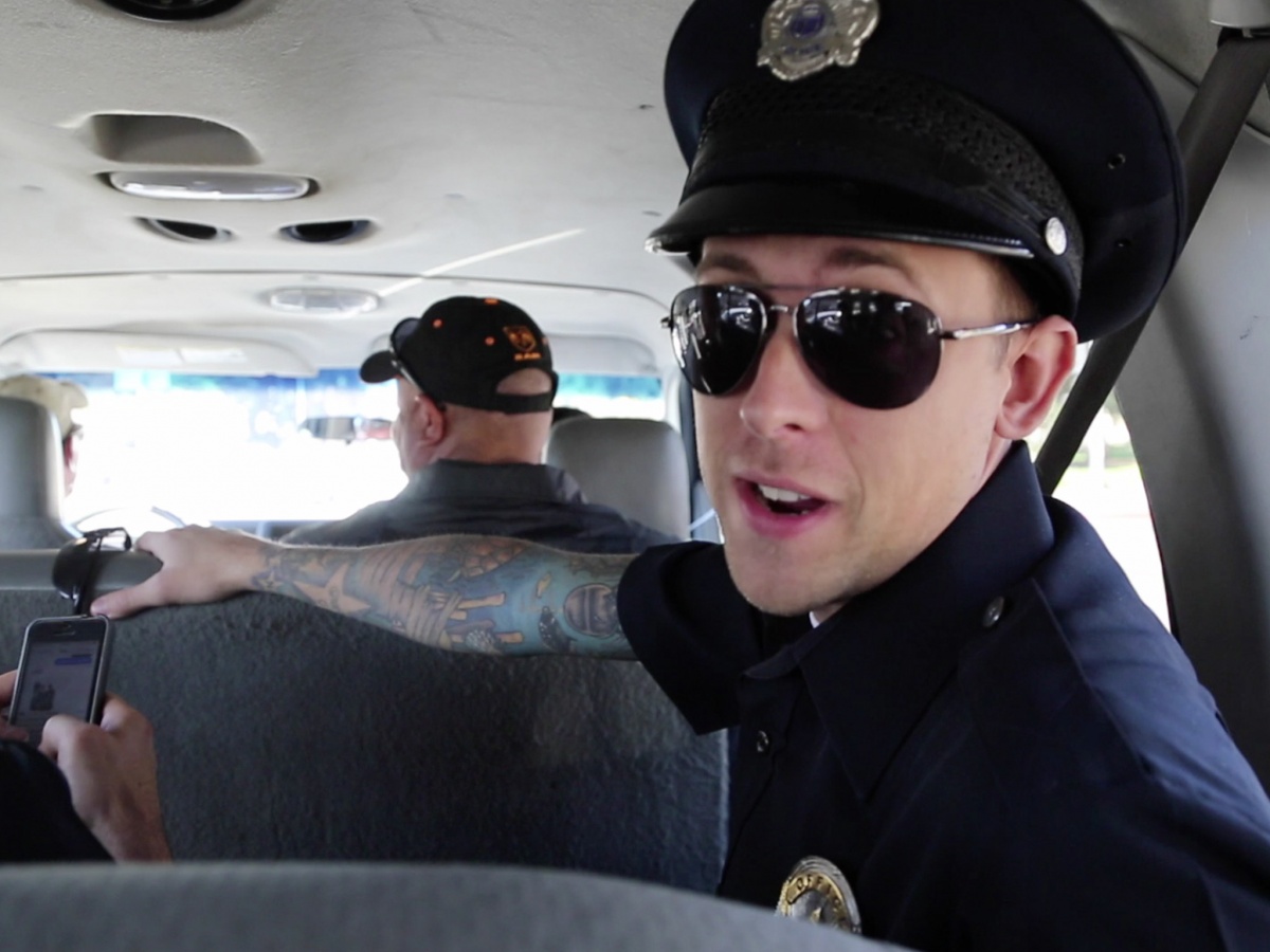 Кадры из Прирожденные шутники (2016)