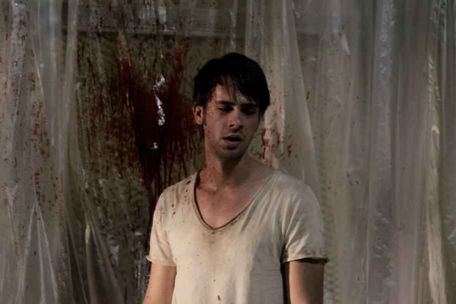 Кадры из Нелегалы (2011)