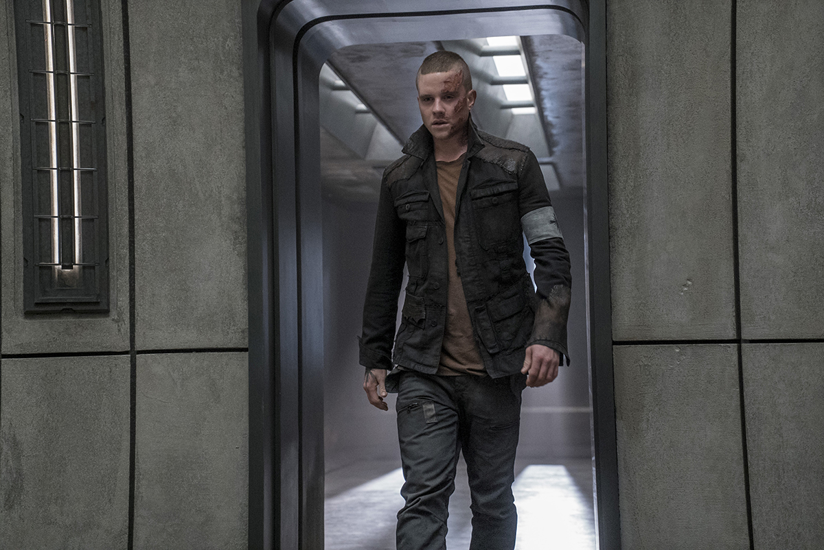 Дивергент, глава 3: За стеной (2016)