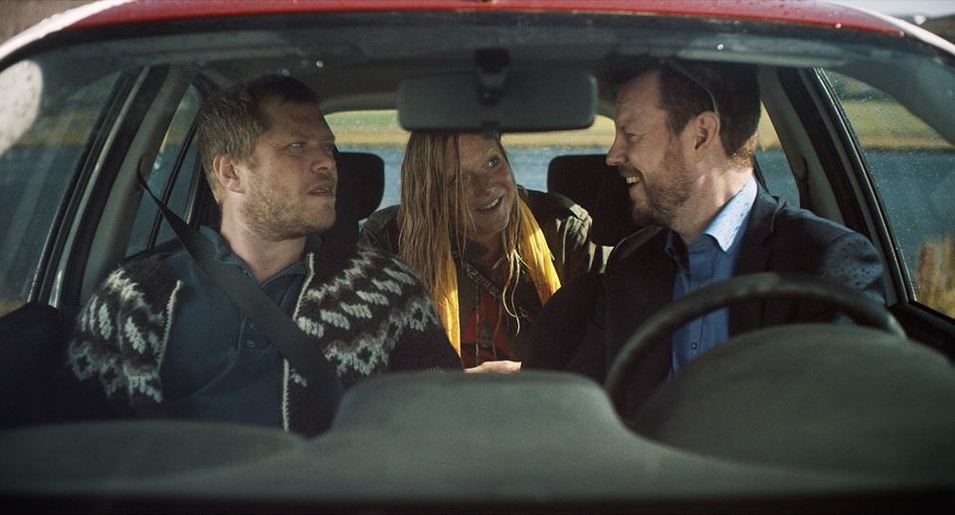 Кадры из Задом наперед (2015)