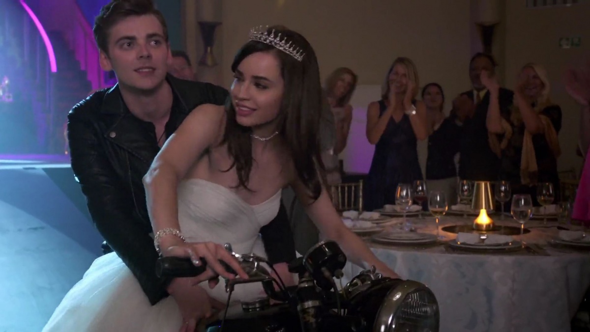 Кадры из История Золушки 4: Если туфелька подойдёт (2016)