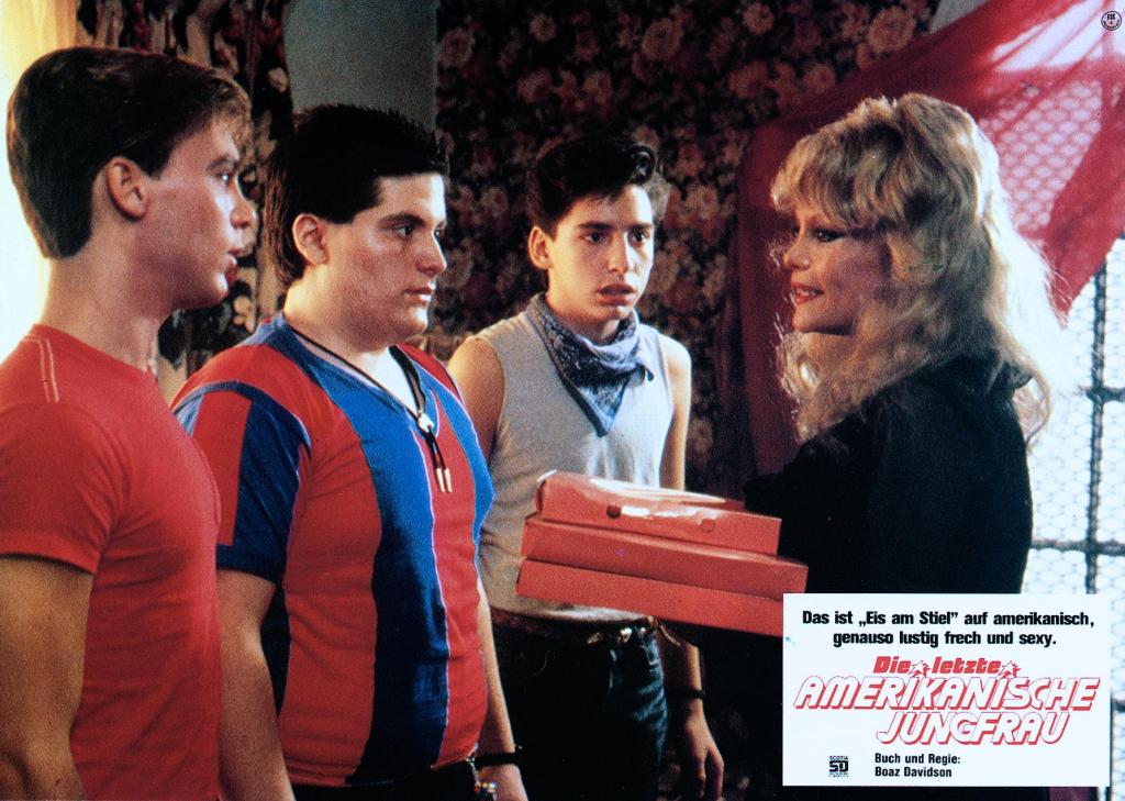 Кадры из Последний американский девственник (1982)