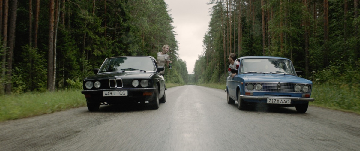 Кадры из Беспорядочные дни – Лихие 90-ые (2016)