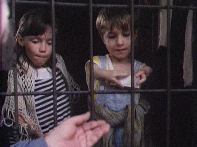 Кадры из Третья планета (2014)