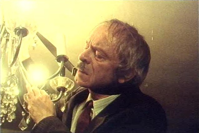 Кадры из Душитель против душителя (1984)