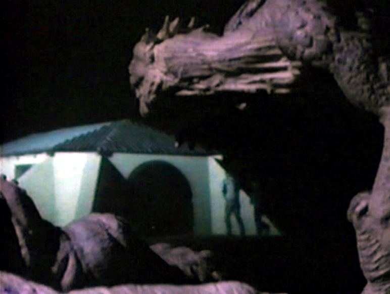 Кадры из День, когда время закончилось (1981)