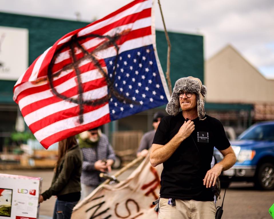Самоуверенный (2019) Самоуверенный (2019)