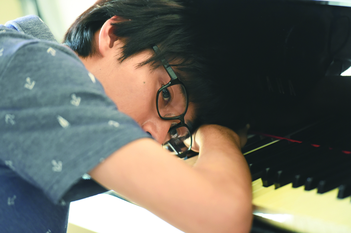 Кадры из Твоя апрельская ложь (2016)