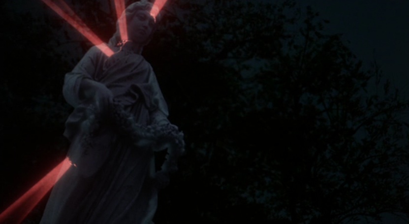 Что-то страшное грядет (1983)