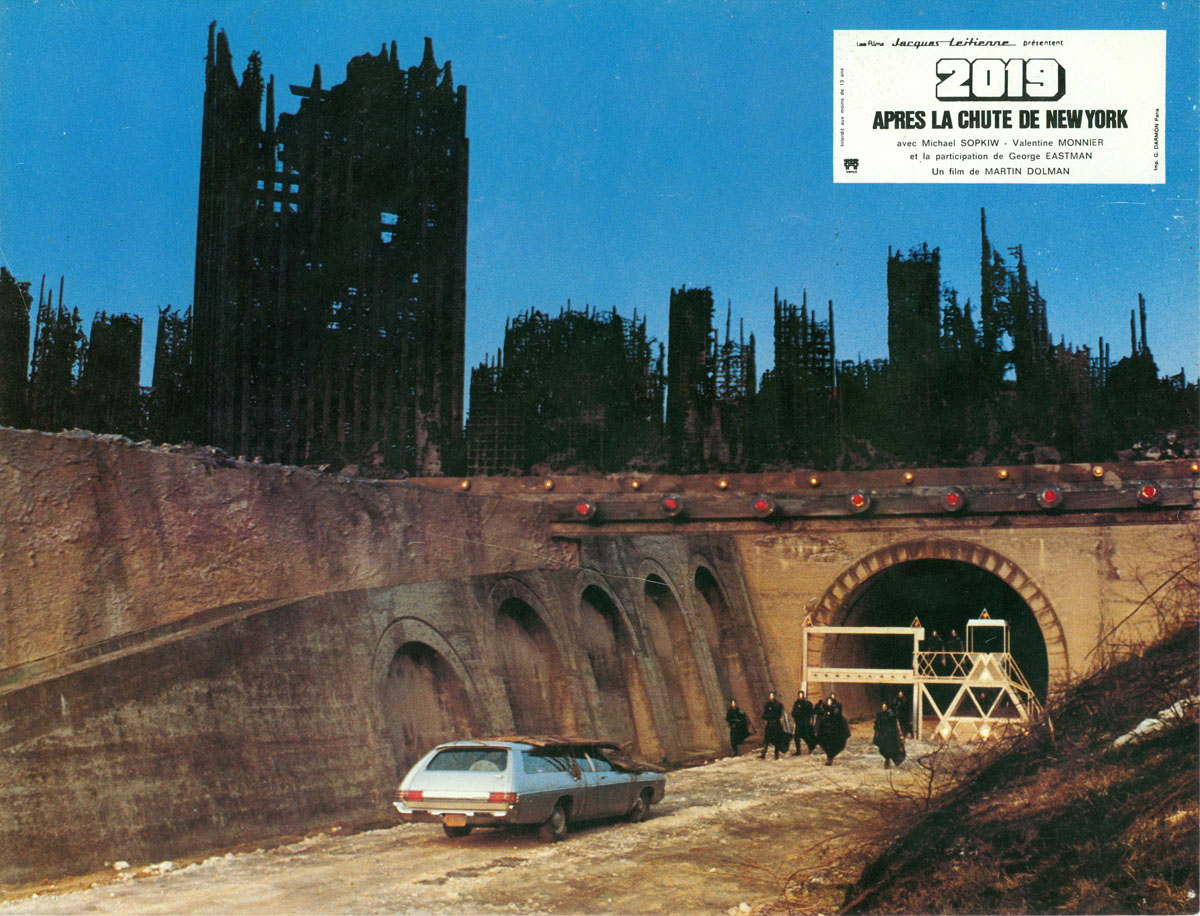 Кадры из 2019: После падения Нью-Йорка (1983)