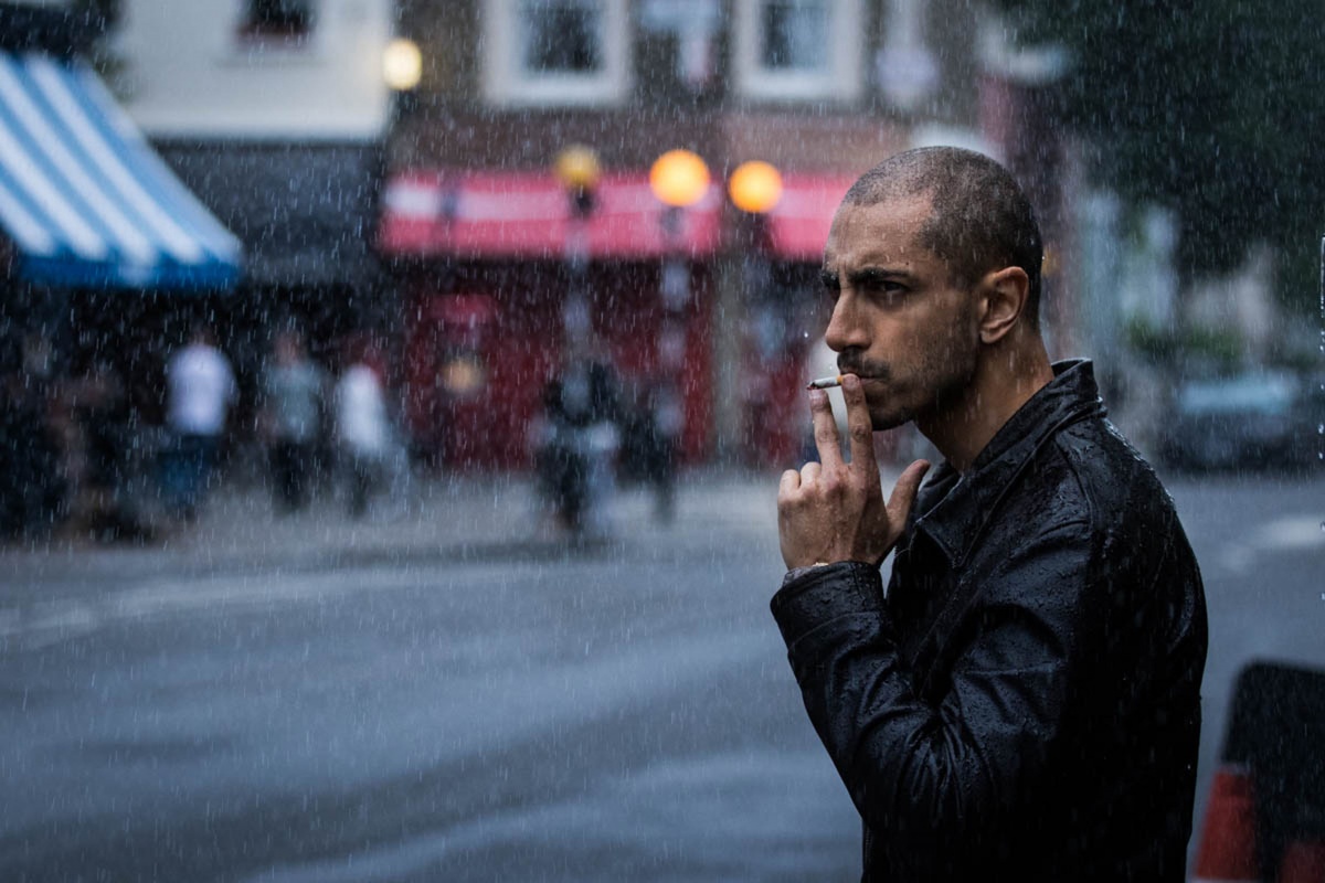 Кадры из Город тусклых огней (2016)